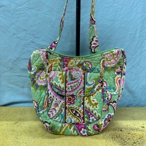 💥VERA BRADLEY💥 crossbody purse. Beautiful retired Tutti Frutti pattern.